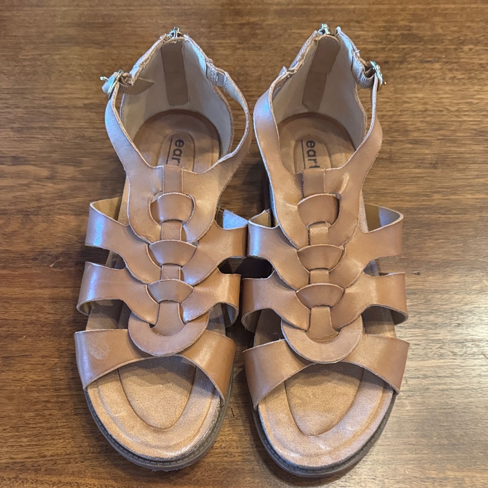 Earth Women's Dale Strappy Sandals